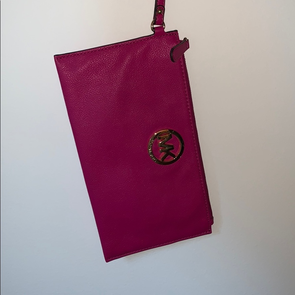 michael kors clutch